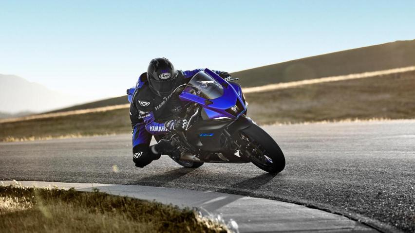 2022款雅马哈YZF-R7，中排量超级运动跑车，双缸最大73马力