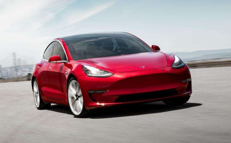 疫情之下车市大跌8成，国产Model 3却霸榜豪华车？