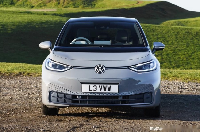 1_volkswagen_id_3_city_trim.jpg