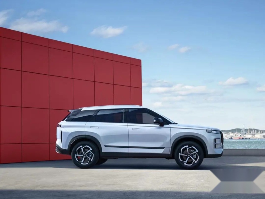 11.99万起，奇瑞探索06都市版，颜值在线，搭1.6T+7DCT组合