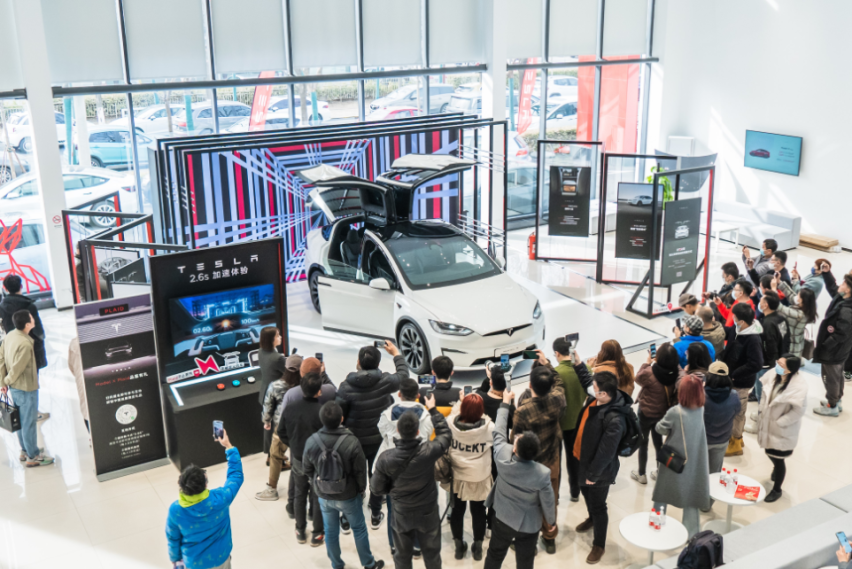 感受“硬核”科技魅力 “性能怪兽”Model X Plaid登陆天津