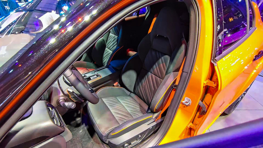 6.2s破百的前驱钢炮 车展实拍领克02 Hatchback