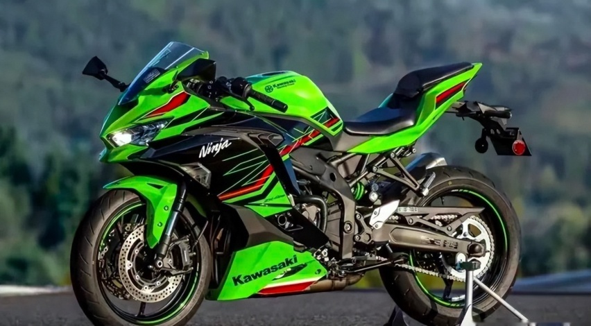 四缸小钢炮！川崎ZX-4R对比 凯越450RR，谁是400cc级最好车