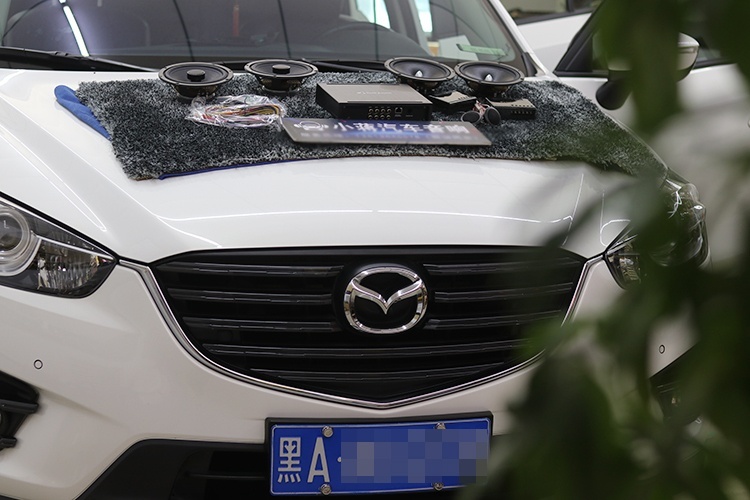 哈尔滨马自达CX-5汽车音响改装黄金声学，主动音响系统
