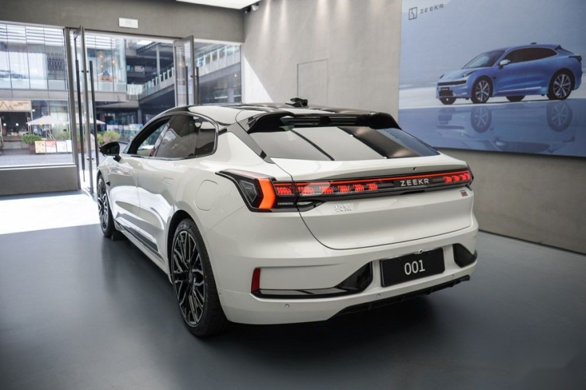实力对决，极氪001与特斯拉Model 3P该怎么选？