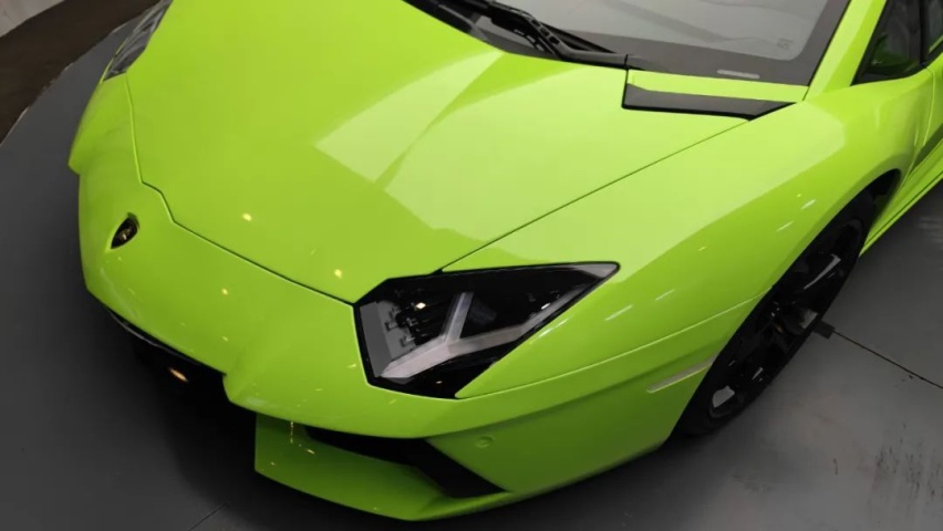 兰博基尼Aventador LP700-4半价！男生眼里的大牛女生眼里是什么？
