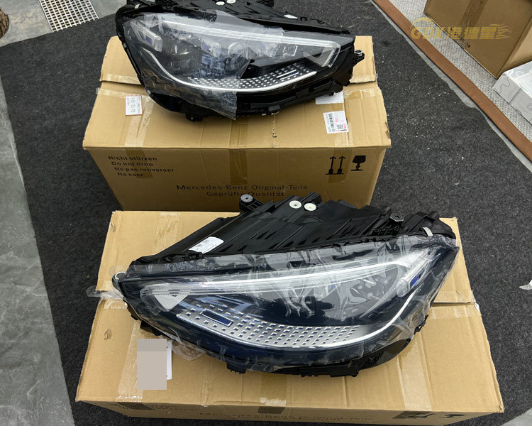 23款迈巴赫s480花十多万去升级值吗？大柏林音响 主动氛围灯 大灯