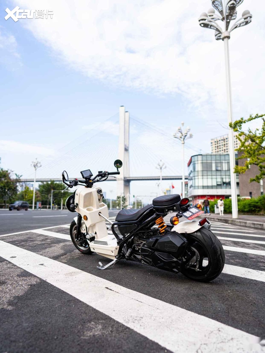 低趴"大眼蛙",颢晨hs150复古踏板上市:低座高,售价13980元