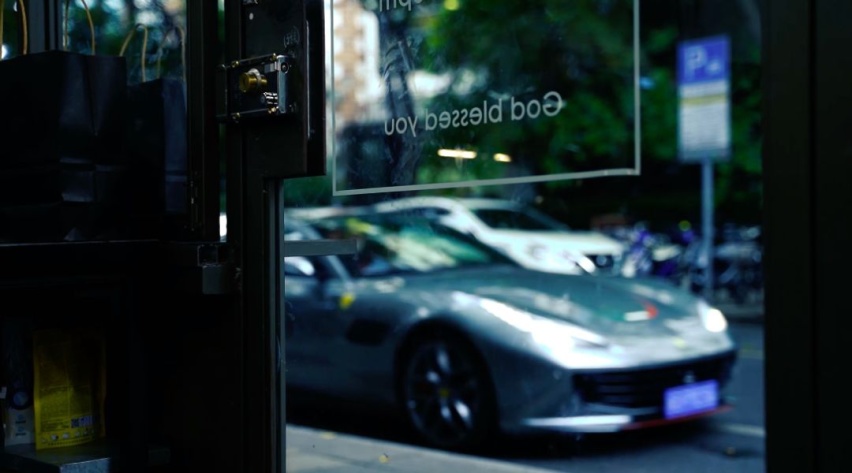 深不可测：约翰王深度试驾法拉利GTC4Lusso T