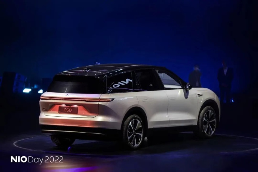 全新ES8、EC7和第三代换代站同时发布，蔚来加速前进