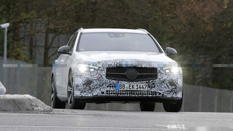 2022-mercedes-benz-c-class-wagon-road-spy-shots (6).jpg