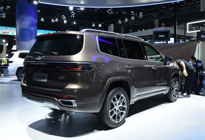 新款Jeep大指挥官成都车展上市，售价23.98万起