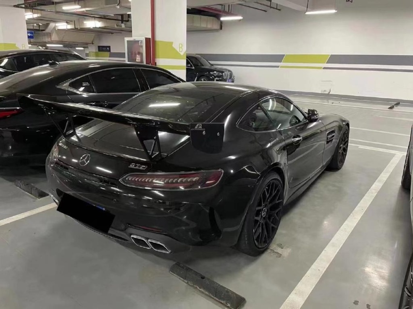 熊猫配色奔驰AMG GT C