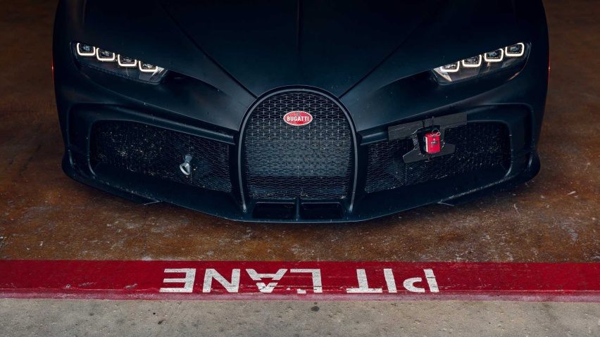 300万欧元的布加迪Chiron Pur Sport赛道亮相