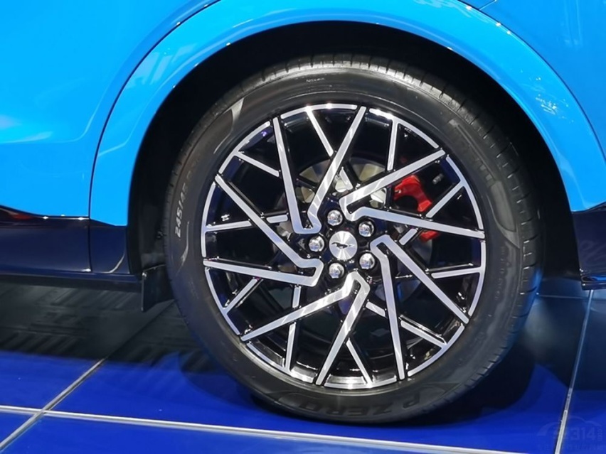 最富有驾驶乐趣的新能源车 Mustang Mach-E
