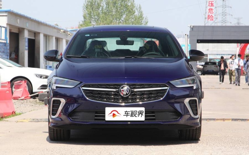 颜值还是动力？对比君威GS和CC，发现运动中型车都太“水”