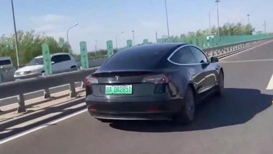 自动驾驶实车路试，对比发现，它比特斯拉Model 3更适合中国