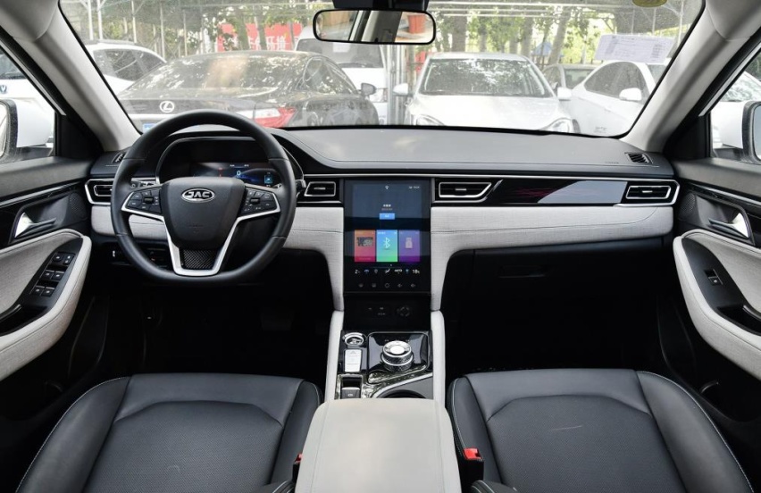 NEDC续航530km，售14.99万起，江淮iC5正式上市