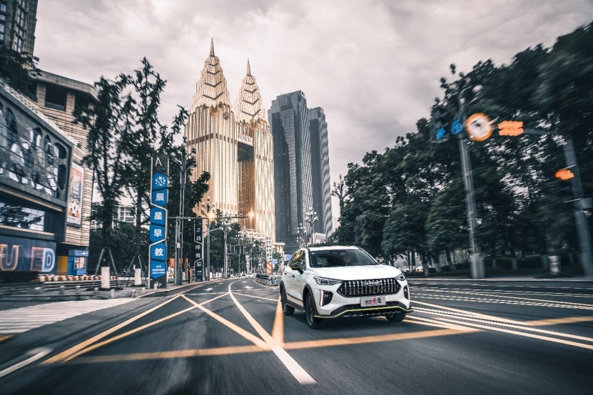 这或许是10万能买到最运动的SUV，百公里加速7.7秒
