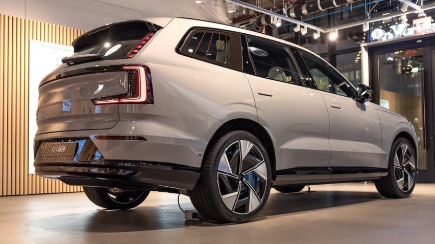 解读沃尔沃EX90纯电SUV，比XC90更坚固，扭矩达910Nm