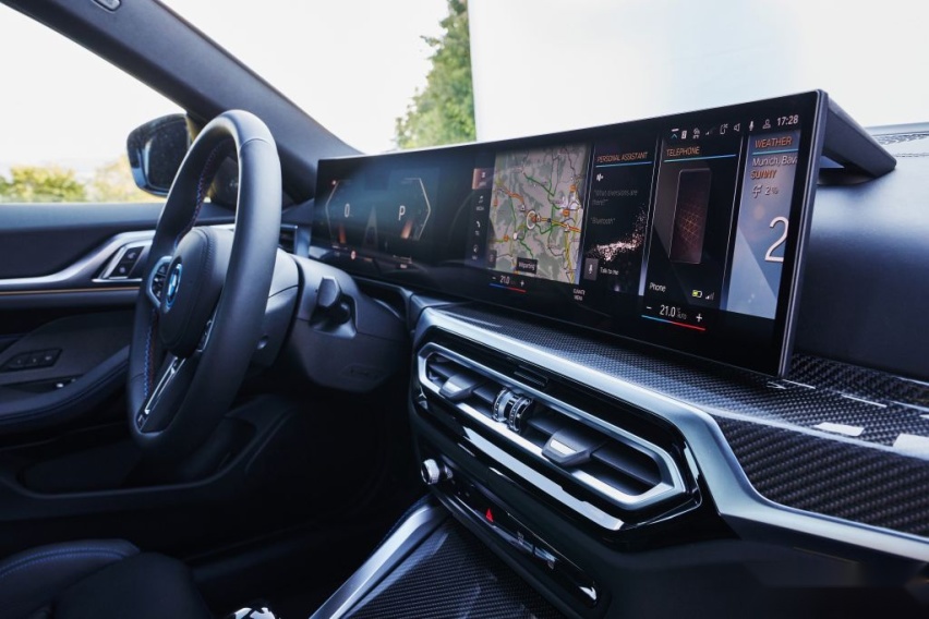 标配空气悬挂 BMW i4售价44.99万起