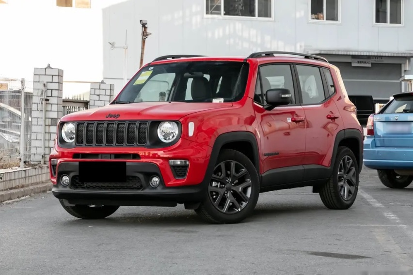 Jeep亲民之作，12.98万可上车，颜值高动力足，自由侠实力如何？
