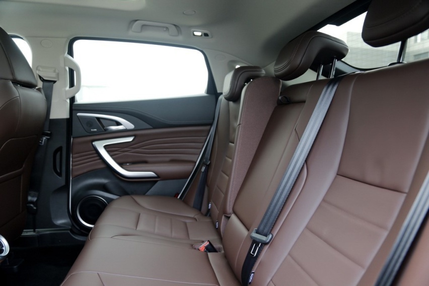 能弹射起步的真运动型SUV  WEY VV7 GT赛道试驾