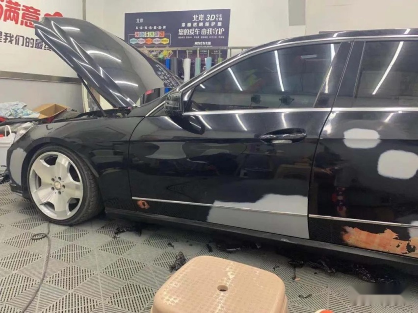 开奔驰却没法上树，是经典的四眼方灯E级不配吗？