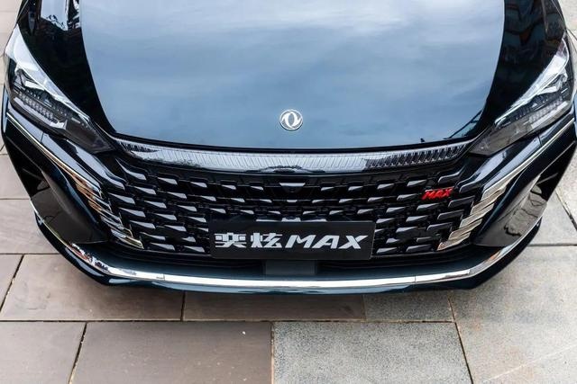 又一款国产越级家轿，自驾云南，多路况试驾东风风神奕炫MAX
