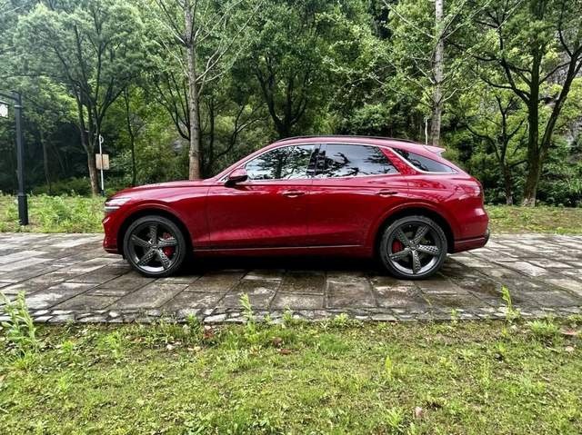捷尼赛思GV70，驾驶者之车？