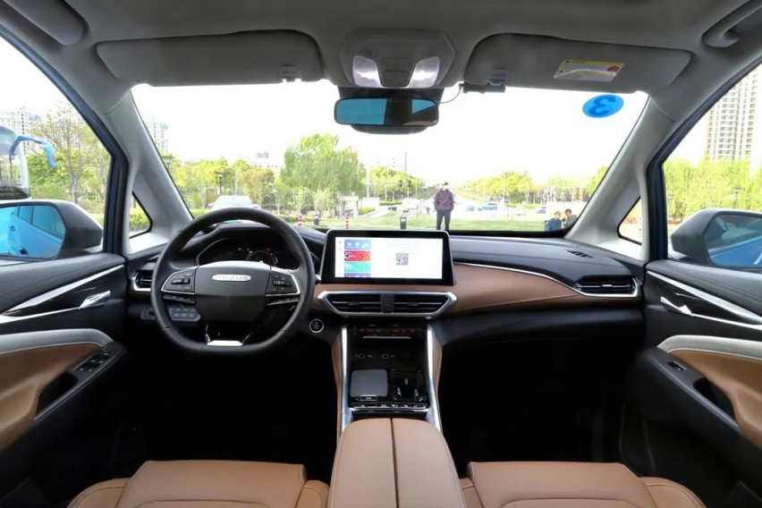 试驾大通G50 PLUS：10万出头的MPV，能做到多智能？