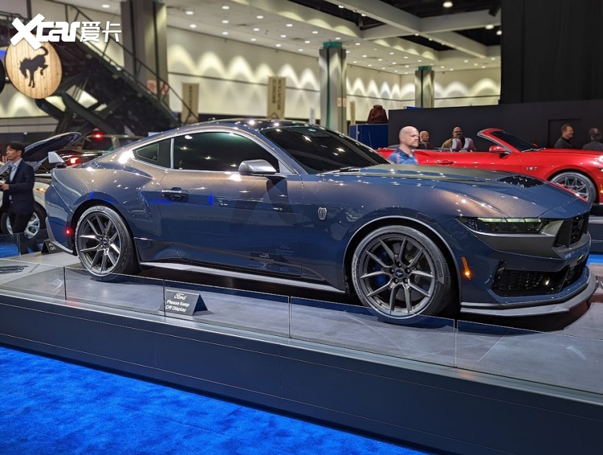 福特野马黑马版国内展出,5.0l自吸v8,500马力的手动挡跑车