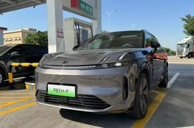 “领克嘛，我知道，吉利和富豪搞的嘛，很好的”