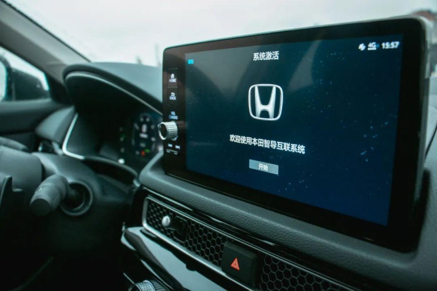 什么是年轻人该玩的车，五门轿跑型格HATCHBACK给你答案