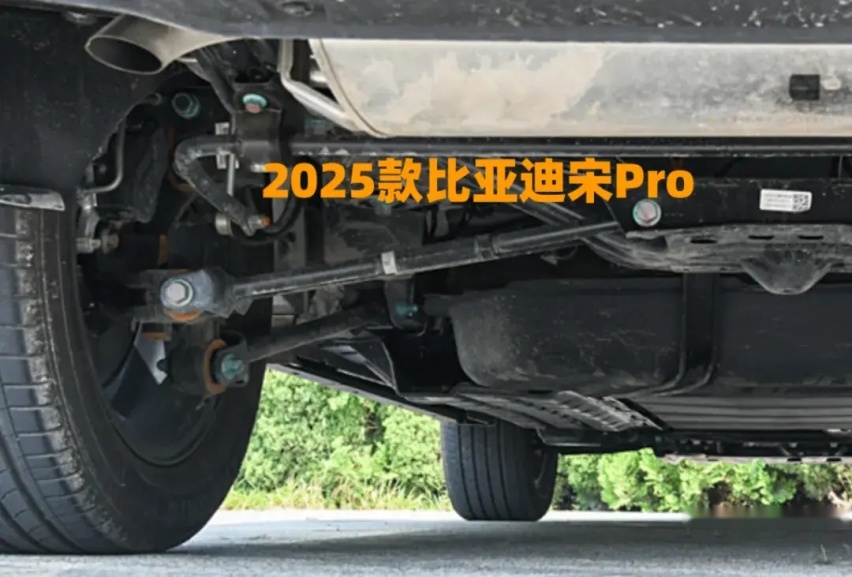 吉 利 银 河 星 舰 7 ：死 磕 比 亚 迪