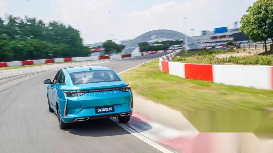这是一台深得法系扭力梁精髓的国产操控神车…