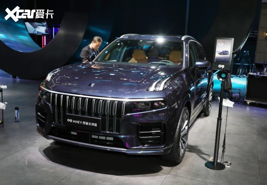 领克800谍照曝光，采用Y字大灯，定位大5座SUV，填补27万价格空缺