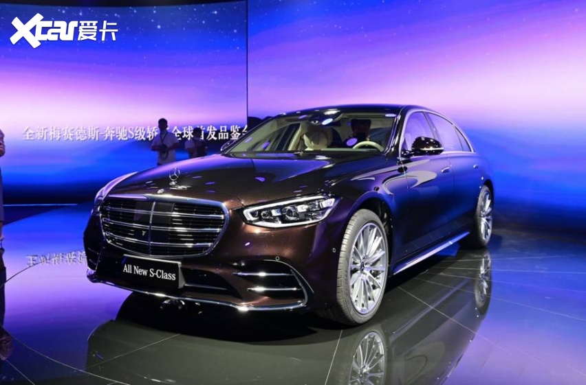 配备后排安全气囊,屏幕实现裸眼3d效果,全新奔驰s级首发亮相