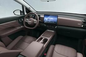 五菱星光730将于9月23日开启预订，定位家用7座MPV