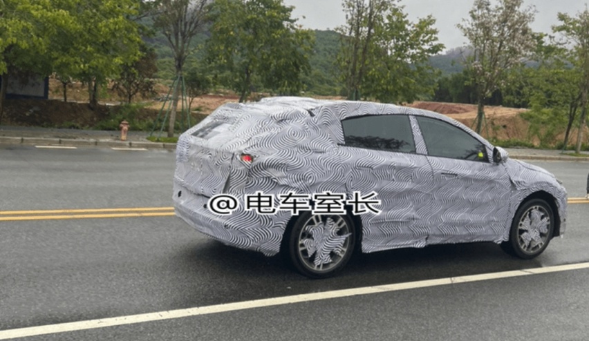 小鹏全新跨界SUV：黑科技加码，或配点对点智能导航辅助驾驶功能