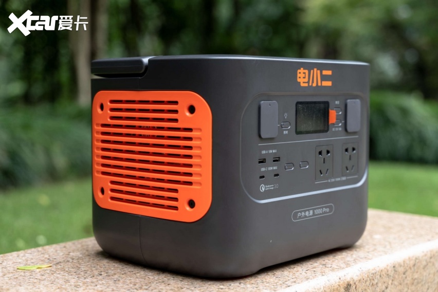 但容量和充电功率还是小,只适合给户外照明灯,电磁炉之类的充电