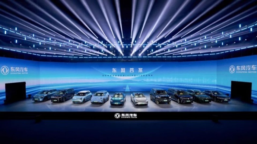 电动剪刀门，1200公里续航，东风eπ 007要来了