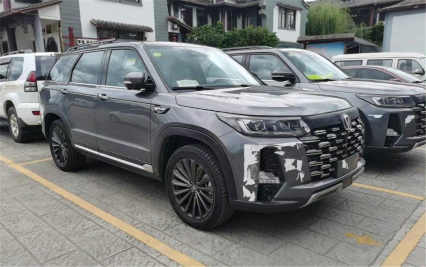 新款长安CS95实车现身，福特探险者既视感，或搭2.0T+8AT
