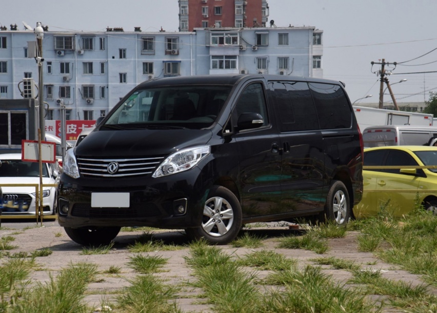 7座车算什么，东风风行推9座车，价不到10万，载人拉货两用