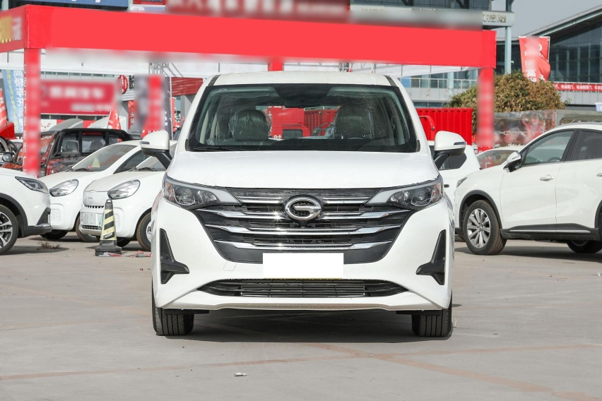 想买10万级质量好的MPV，可以看看这两款，空间大、油耗低、安全