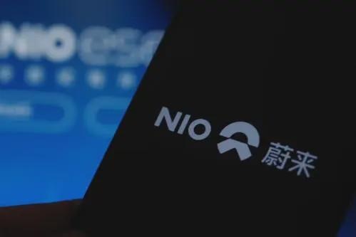 疫情过去之后 才发现原来前途在裸泳