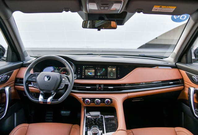 试驾长安旗舰SUV：2.0T+8AT配四驱，顶配才不到20万