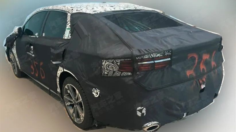路虎全新卫士新增5.0T V8车型，吉利Preface谍照曝