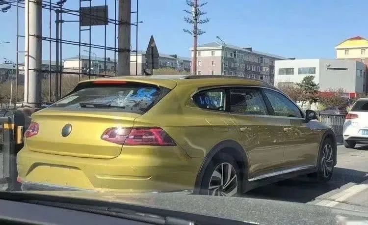 大众Arteon猎装车24日发布，国内路试谍照早曝光了