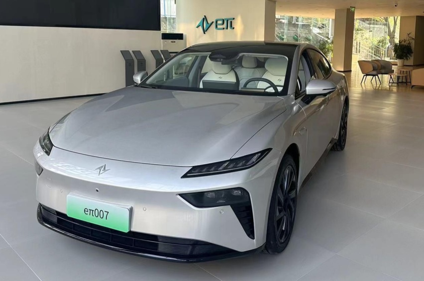 东风eπ007到店，大过深蓝SL03，配剪刀门+电动尾翼，续航1200